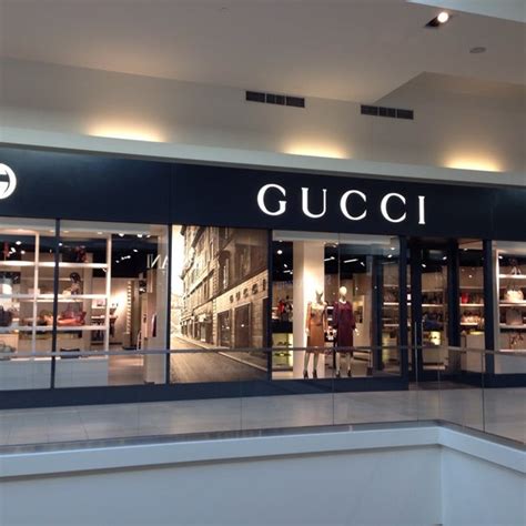 gucci outlet locator